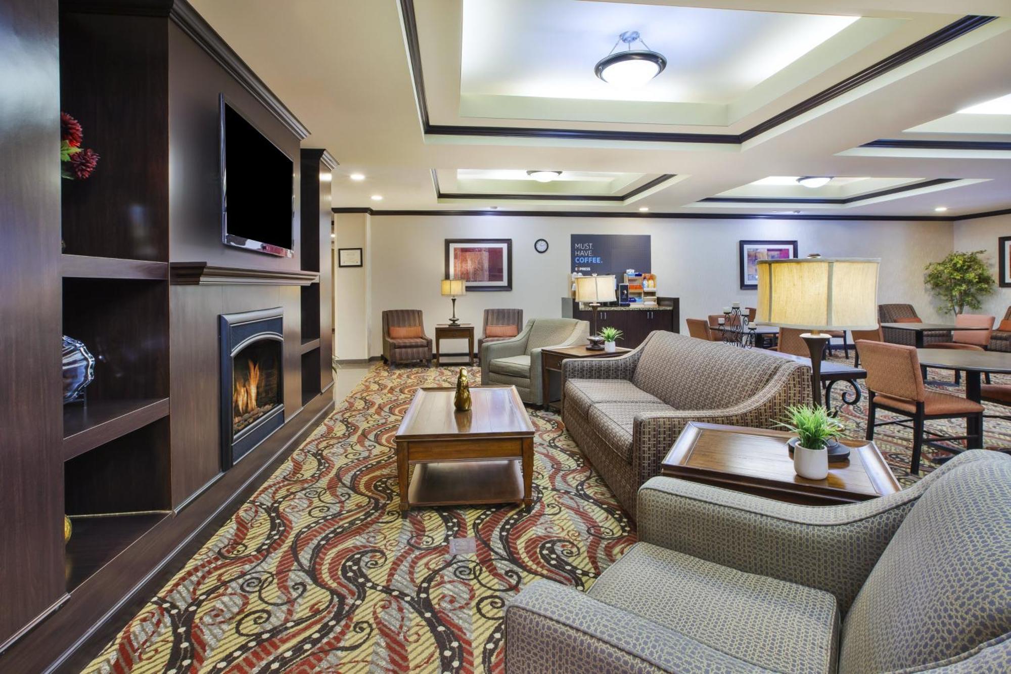 Holiday Inn Express And Suites Wheeling By Ihg Triadelphia Екстер'єр фото